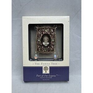 Hallmark Keepsake Photo Holder Ornament Family Tree Part of Our Legacy QP1343